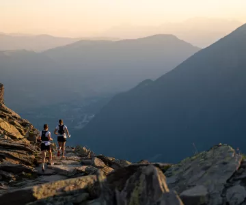 Coureurs coucher de soleil